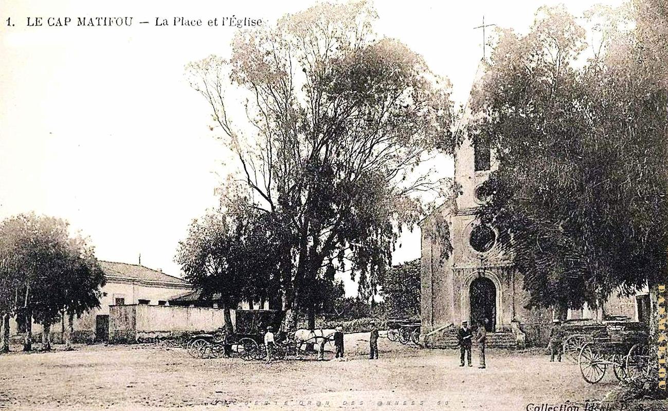 2519- Cap-Matifou - Place et Eglise.jpg